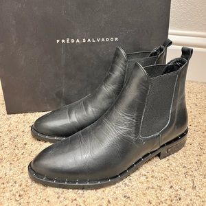 New size 6 Freda Salvador Chelsea Boot
